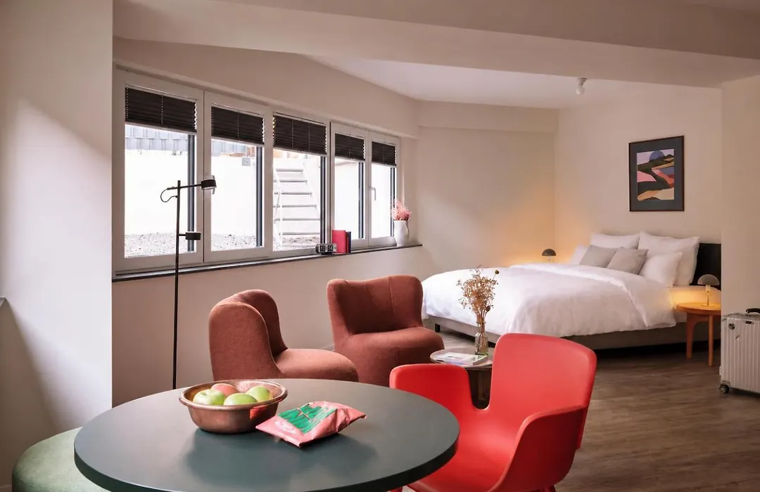 STAYERY Cologne Sülz-1